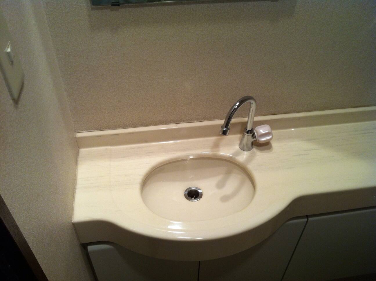 ���ʃ{�E���N���[�j���O