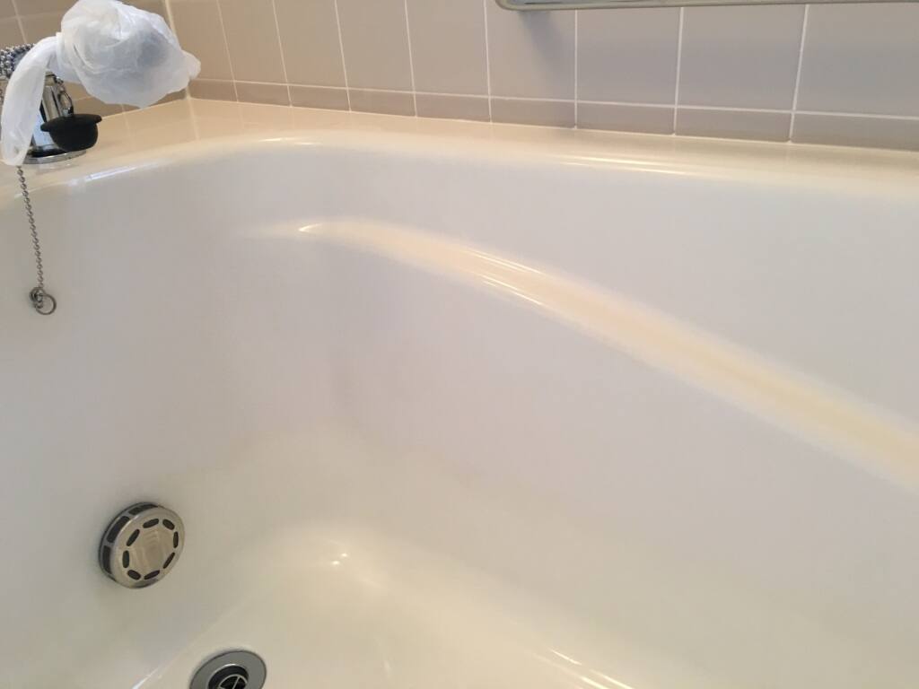 浴槽の黒ずみ落とし後