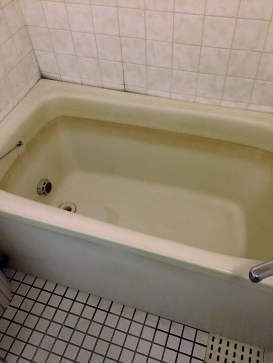浴槽の浴槽の黒ずみ