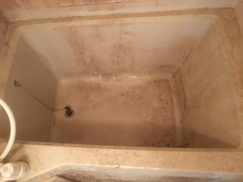 浴槽の黒ずみ