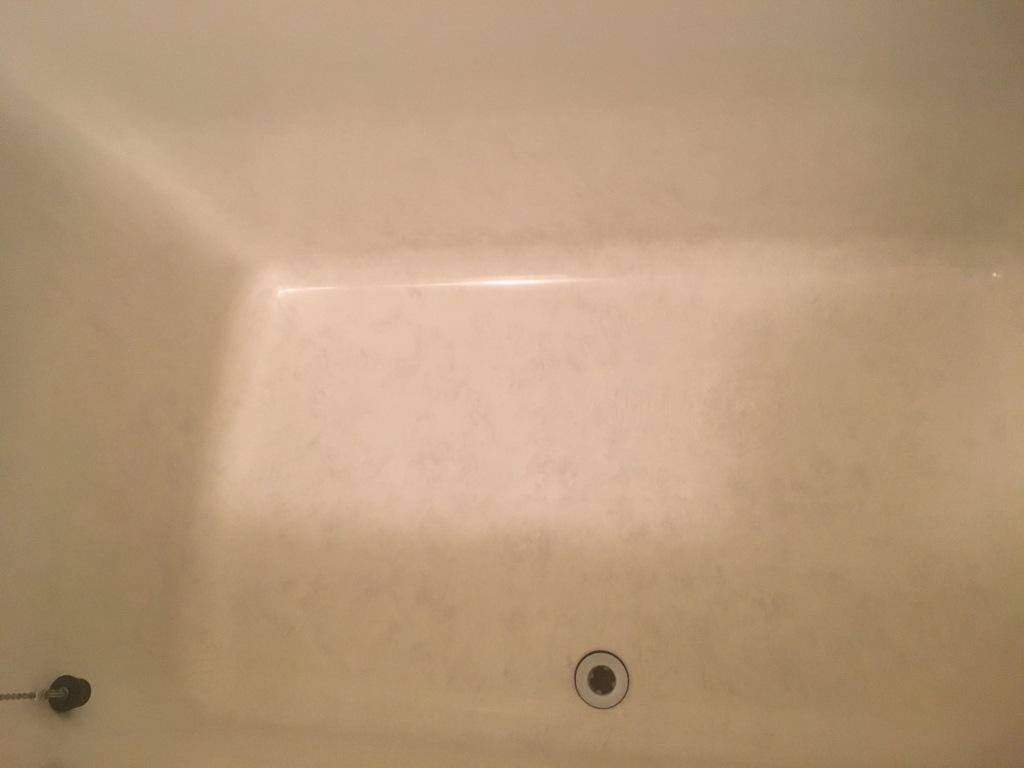 浴槽のシミ,浴室床のシミ,浴槽のシミ落とし,シミ,浴室の水垢風呂の湯垢,黒ずみ,水垢